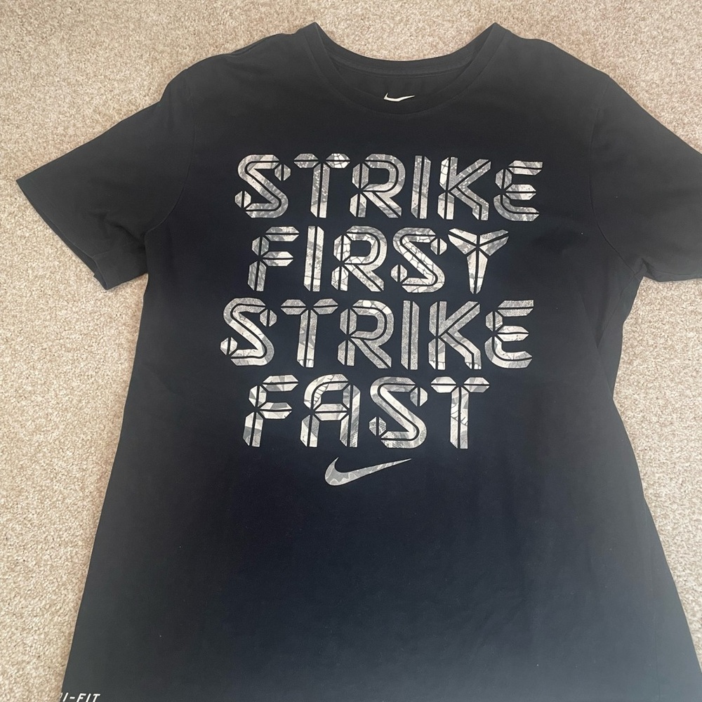 Nike Kobe Bryant Strike First Strike Fast Shirt Medium Athletic Cut Dri-Fit
